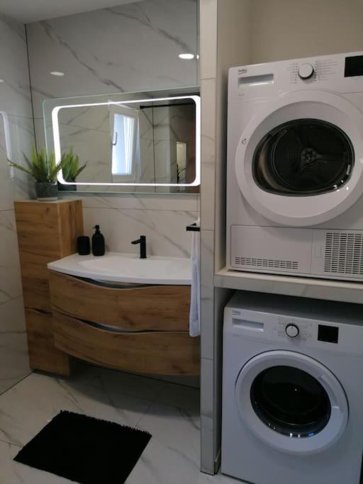 Apartman Max !!!! オミシュ エクステリア 写真